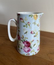 * * * PRETTY FLORAL ABBEYDALE