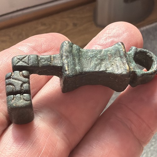 Roman bronze key - bronze,