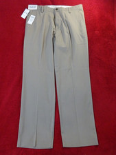 Dockers Men's Straight Fit Chinos. Size W36 L32. BNWT