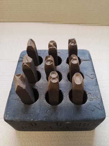 Vintage number punch set in - set,