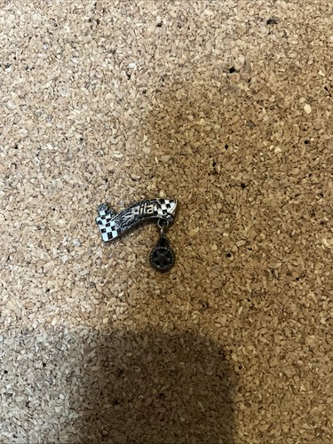 Alton towers rita pin badge - alton,