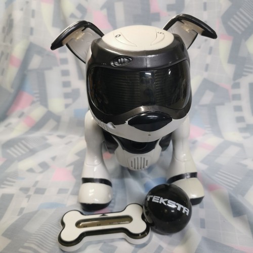 Teksta robotic dog responds - robotic,