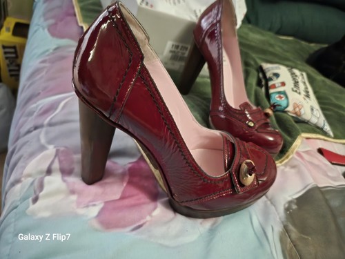 Harlot red patent platform - red,