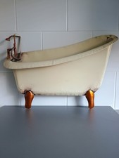 "QUIRKY" 3D TIN BATH TUB WALL ART