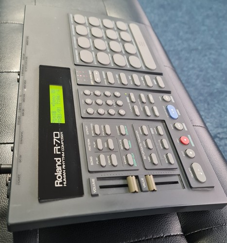Roland drum machine - r-70,