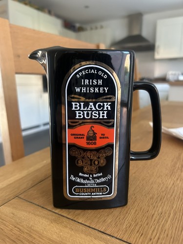Black bush irish whisky jug - black,