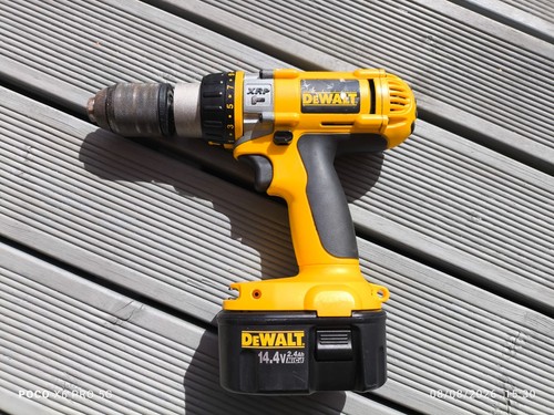 Dewalt cordless drill - 14.4v,