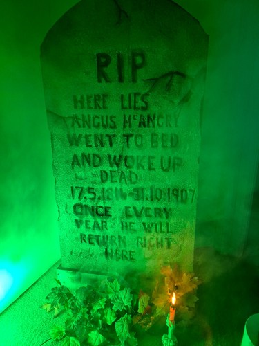 Halloween gravestone - 2,
