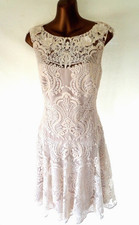 Marchesa Notte Cream lace fit