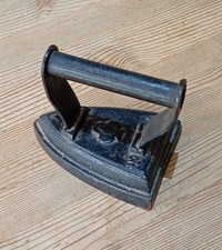 Vitage cast iron sad iron or