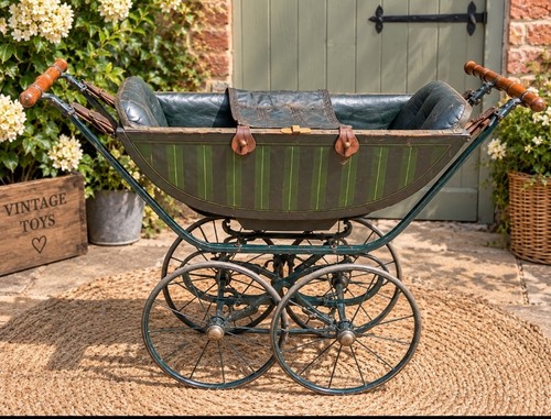 Vintage coach built dolls - built,
