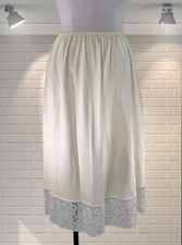 GORGEOUS Vintage Cream Silky