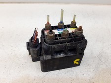 GENUINE 2016 MERCEDES C CLASS  A0993200258  AIR SUSPENSION VALVE