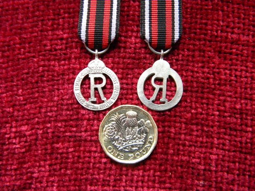 Replica copy miniature queen - replica,