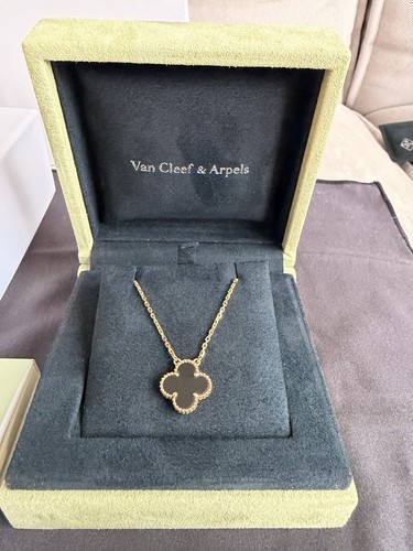 Van cleef and - arpels, alhambra