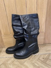 Ladies Size 7 Black Slouch