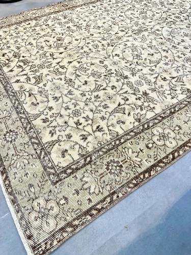 6x9 beige vintage floral rug - 6x9,