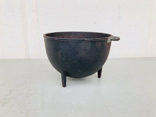 Antique cast iron leg bean - iron,