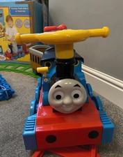 Thomas the Tank Engine Ride-On Track Complete 22-Piece Set