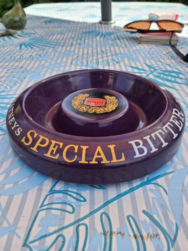Watneys red barrel special - red,