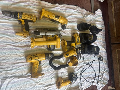 Dewalt tool kit - v,