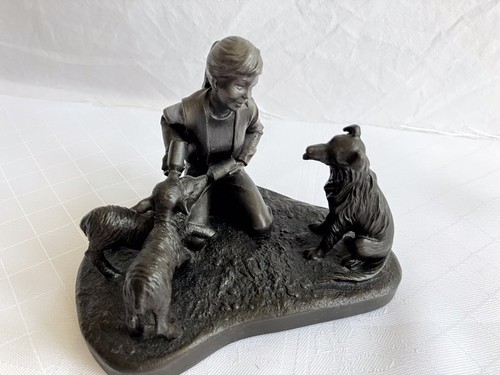 Heredities resin young girl - heredities,
