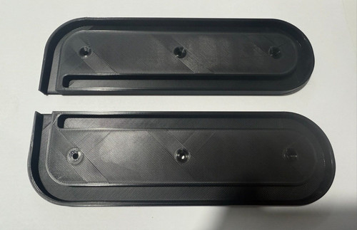 Pair narrow tambour - of,