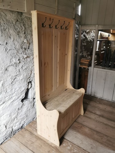 Settle bench with storage pine - storage,