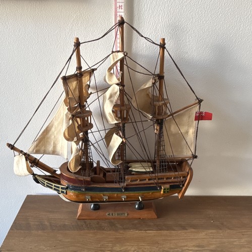 Vintage bounty wooden - h.m.s.,