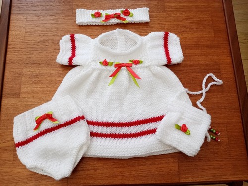 Hand knitted dolls - clothes, to