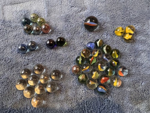 Various vintage cats eye - , glass