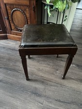 Vintage SINGER Sewing Machine