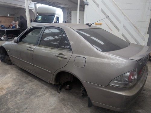 Lexus is300 breaking is200 - lexus,