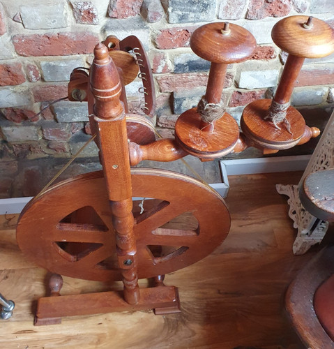 Vintage wooden spinning - wooden, wheel