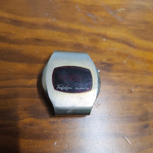 Vintage trafalgar quartz red - quartz,
