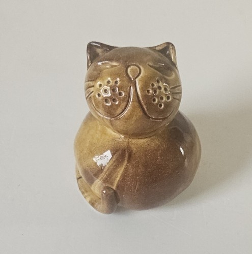Small studio pottery - small, sitting