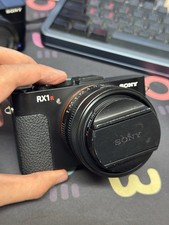 Sony DSC-RX1R 24MP Full Frame Compact Digital Camera (1)