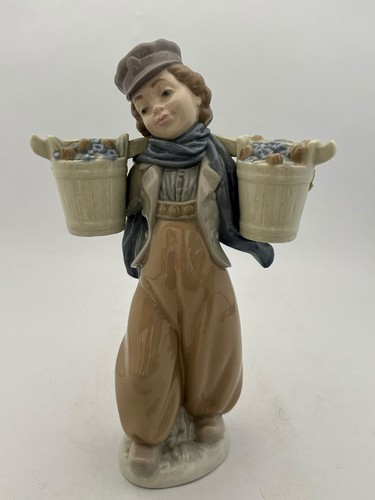 Nao lladro dutch boy - lladro,