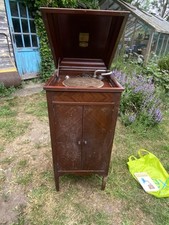 Micro Perophone Antique Gramophone Cabinet