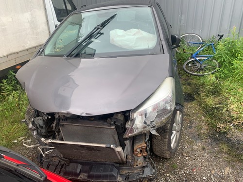 Toyota yaris petrol - toyota,
