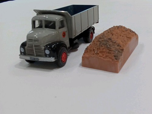 Base toys leyland comet - base, tipper