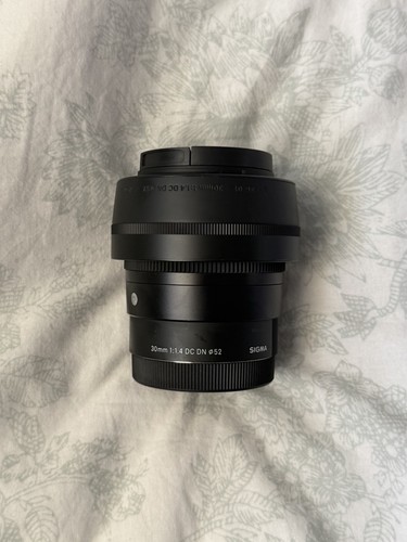 Sigma 30mm dc dn - sigma, f/1.4