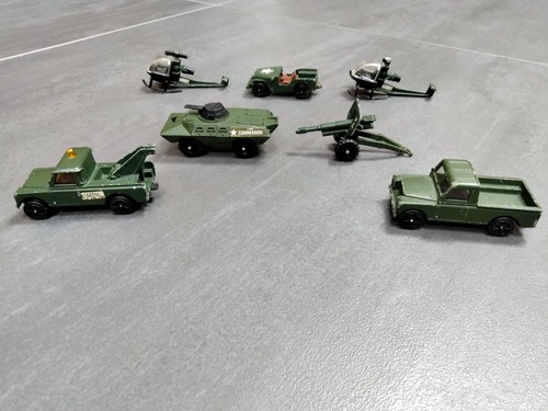 Corgi juniors army - x,