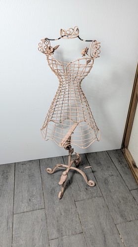 Vtg pink metal - pink, woman