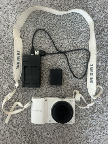 Samsung 1000 3mp camera - nx,