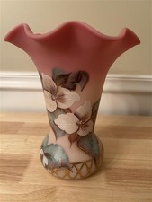 Fenton Vase Burmese Trillium