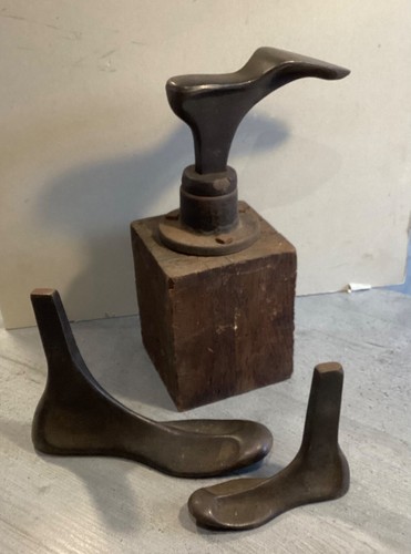 Antique iron cobblers shoe