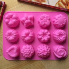 12 Cavities Flowers Shape