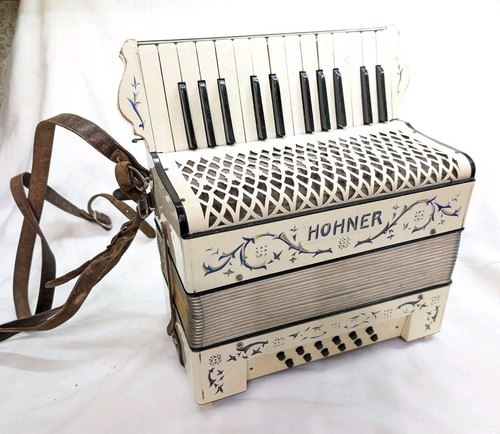 Vintage hohner piano accordion - hohner,