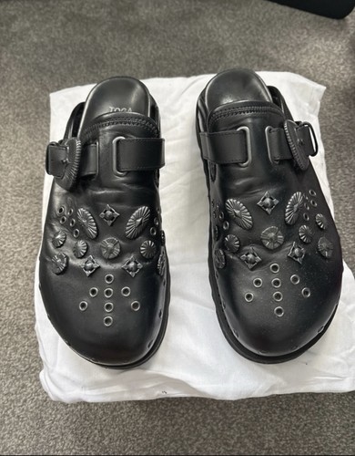 Toga virilis leather - virilis,